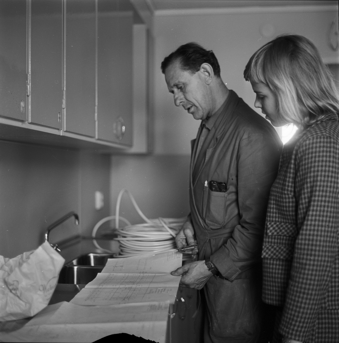 Uppsala-Bild, "Studentbostäder uppmonteras i Kåbo", Uppsala 1964