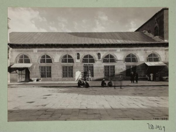 K.A.C. Creswell, Courtyard of the Great Mosque, Diyarbakir