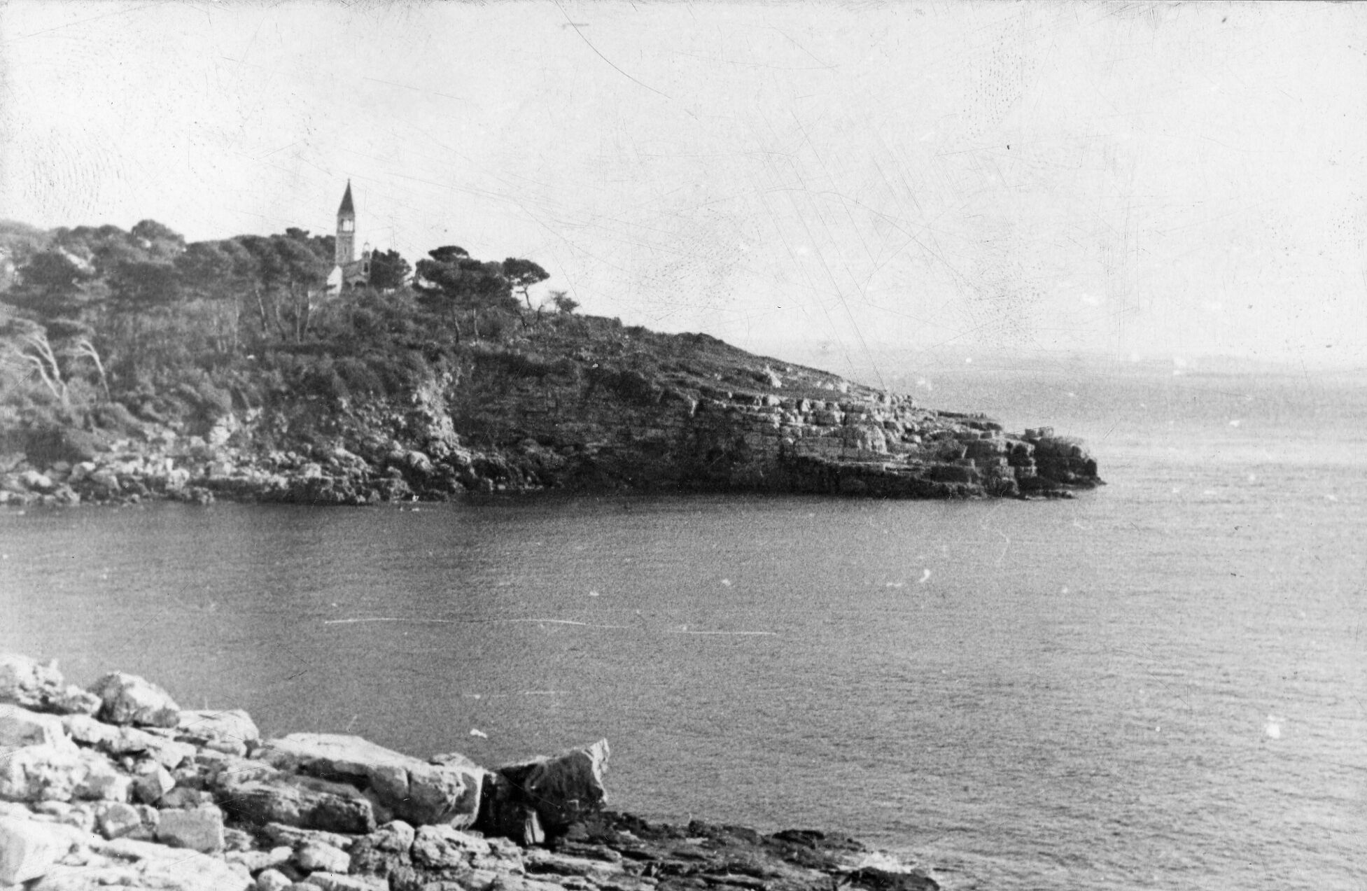 Branko Fučić, Sveti Ivan na pučini (San Giovanni in Pelago), kapelica sv. Ivana, napuštena i ruševna, pogled sa zapadne strane