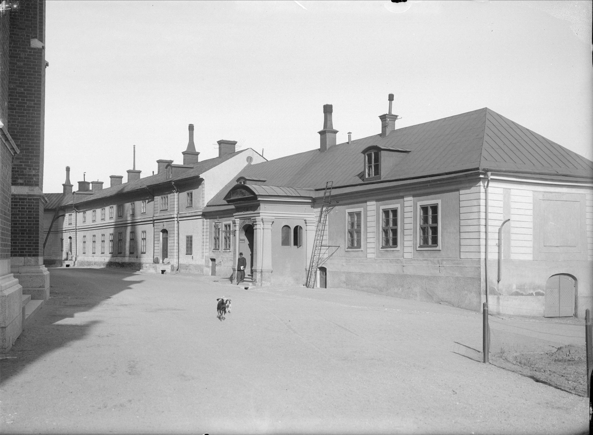 Alfred Dahlgren, Pastorsexpeditionens hus vid Uppsala domkyrka, Uppsala 1901 - 1902