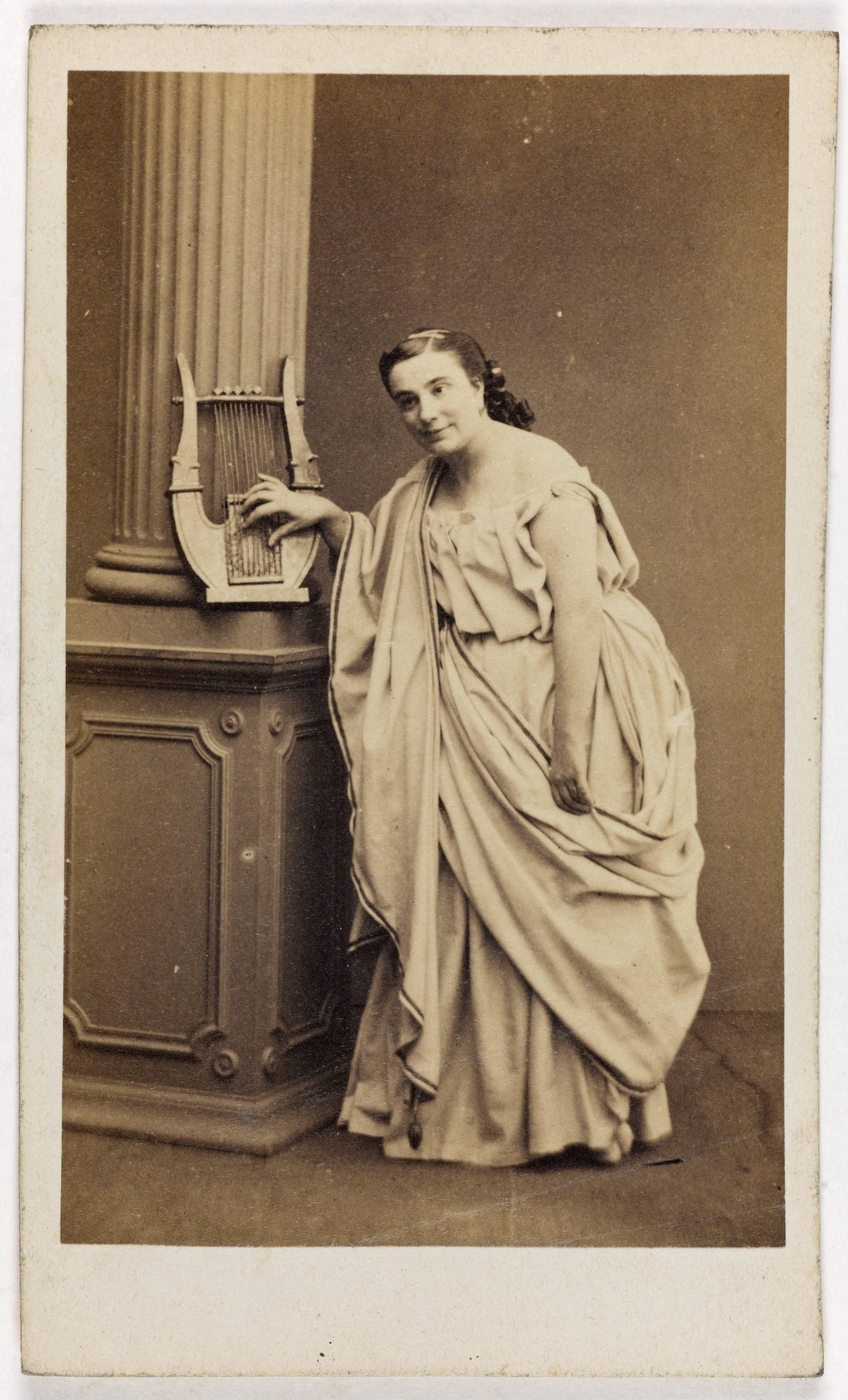 Anonyme, Portrait de Delphine Ugalde (1829-1910), (née Gabrielle Delphine Elisabeth Beaucé, épouse Ugalde, puis Varcollier), chanteuse lyrique, directrice de théâtre