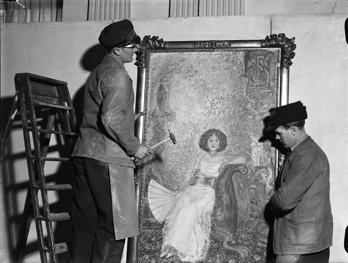Paul Sandberg, City commandments hang up a painting of the artist Nils Dardel to a retrospective exhibition in Göteborg’s high time hall, Queen Street 7