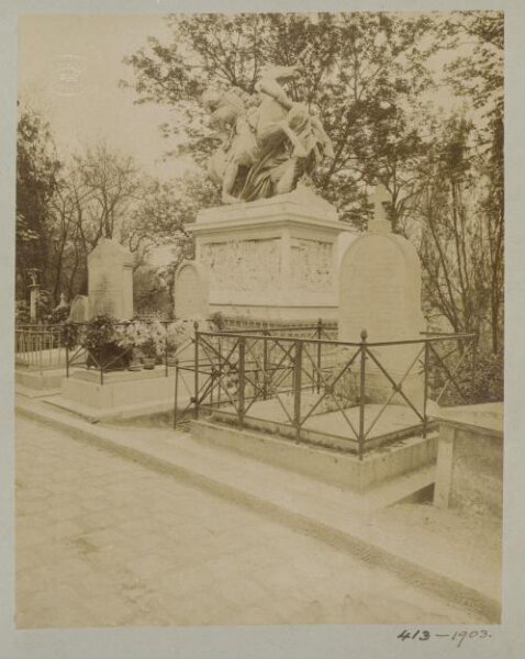 Atget, Jean-Eugène-Auguste, Pierre Jean, General Gobert monument in the cemetery Père Lachaise, Paris