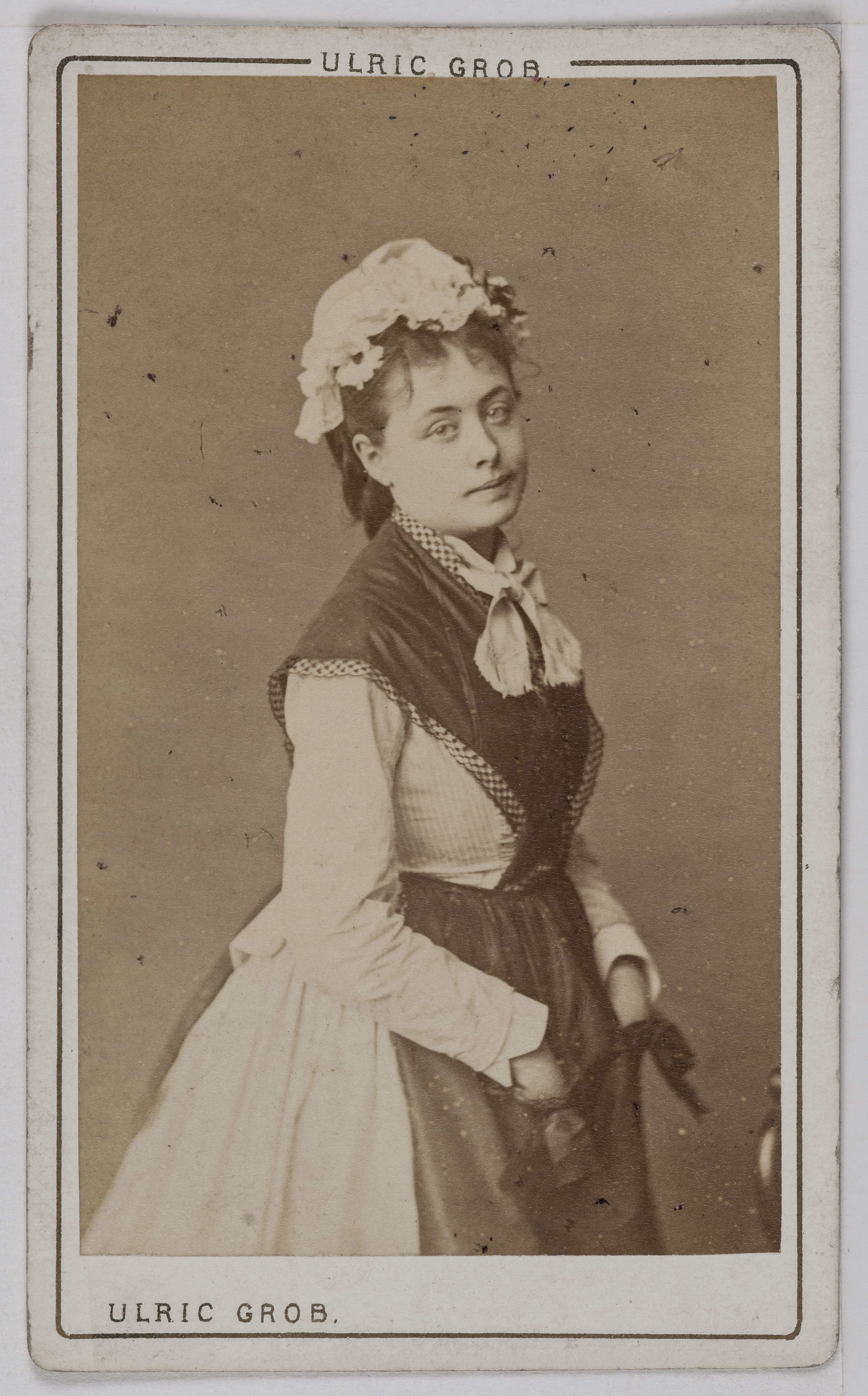 Ulric Grob, Portrait de Marie Laure, (Mme Bertrand de Saint Rémy), (actrice)