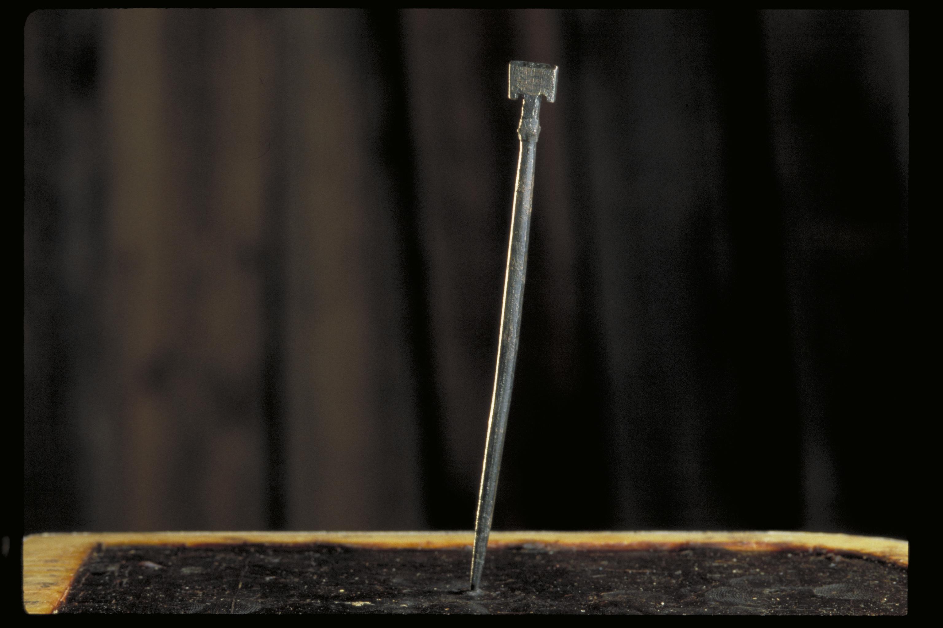 Bengt A Lundberg, Kat nr 081 Griffel av brons (stylus)