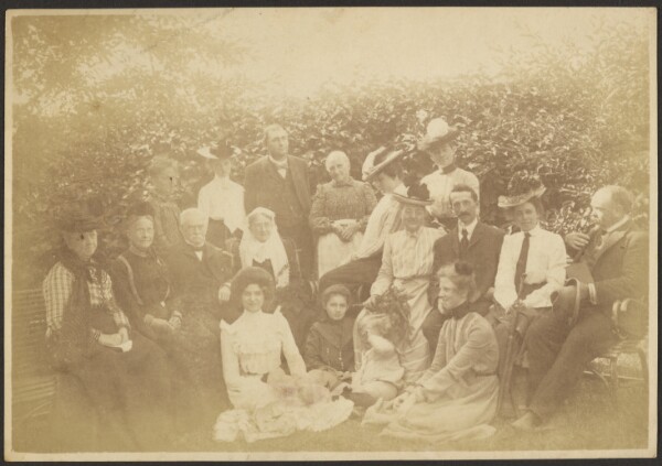 Louis Fleckenstein, [Large Group Family Portrait]