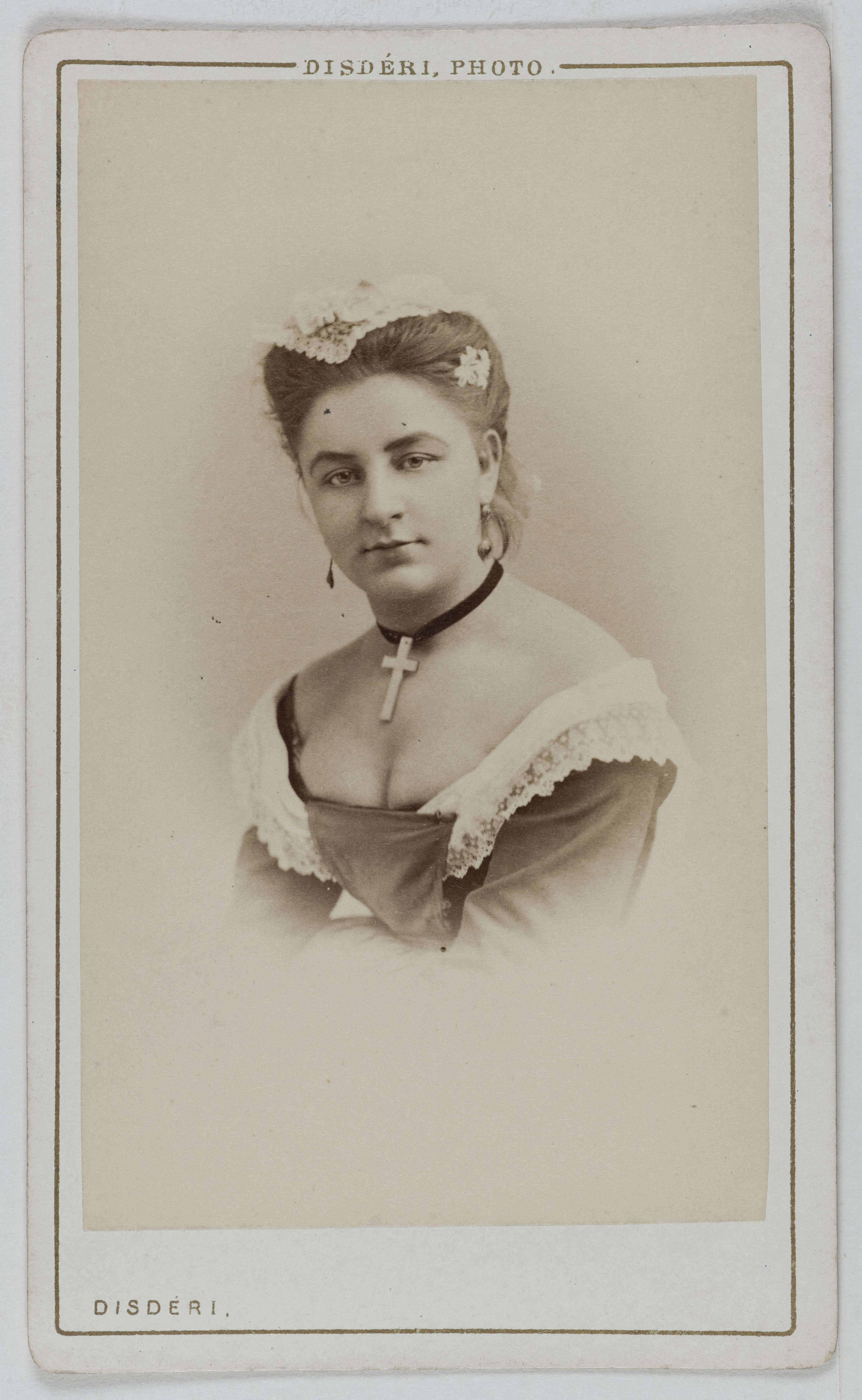 André-Adolphe-Eugène Disdéri, Portrait de Léonore, (actrice)