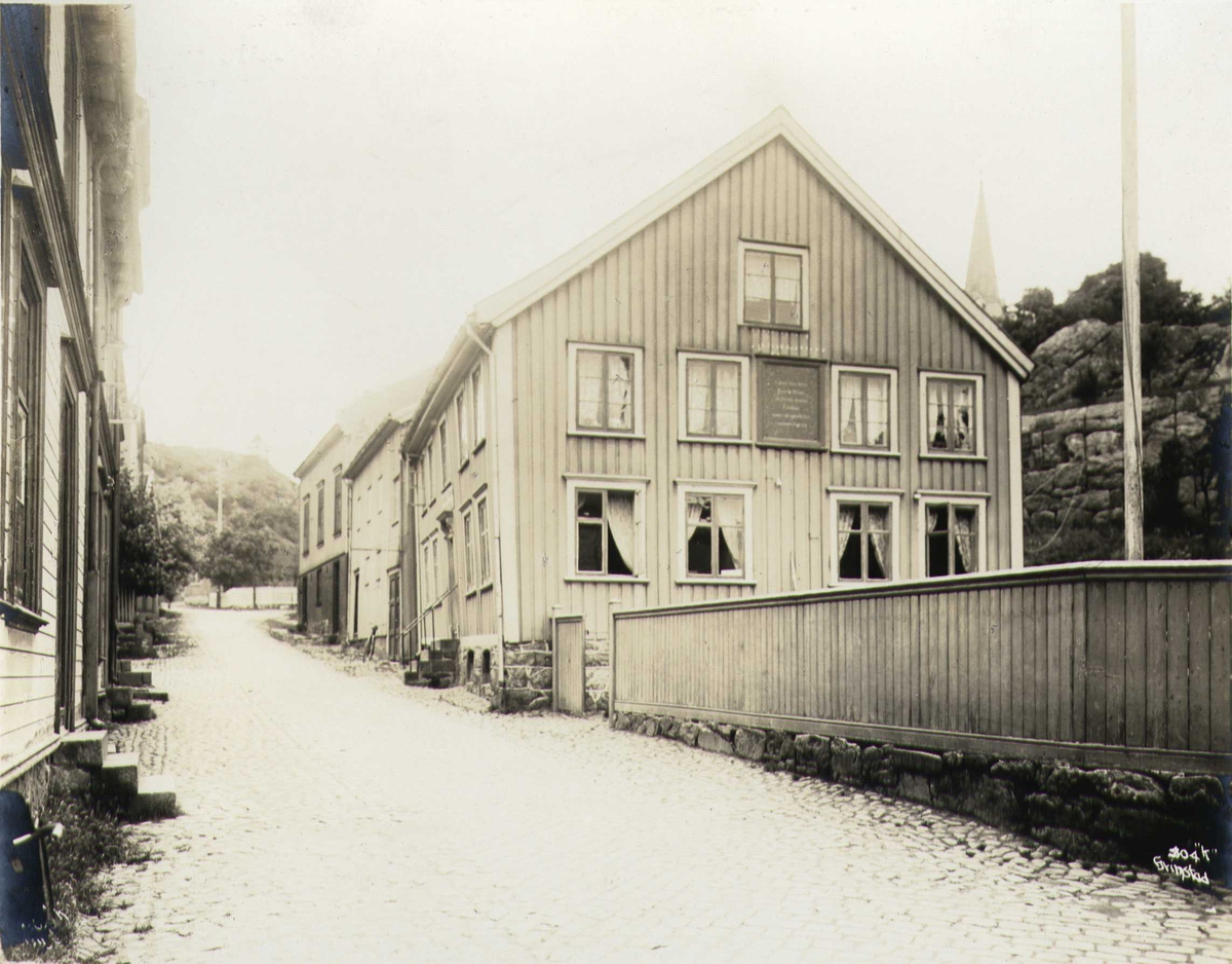 Anders Beer Wilse, Gateparti med Ibsenhuset, Grimstad, Aust-Agder.