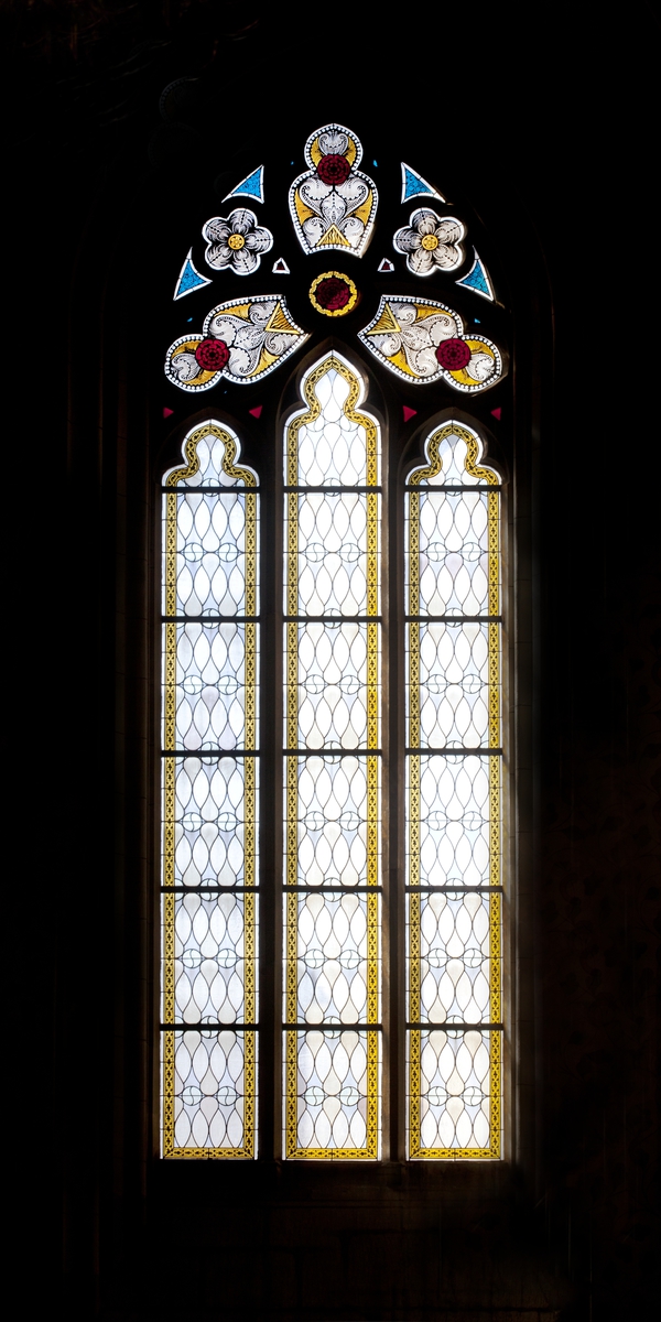 Olle Norling, Glasmålning i Stenbocks och Mennanders kor (travé 27), Uppsala domkyrka, Uppsala 2013