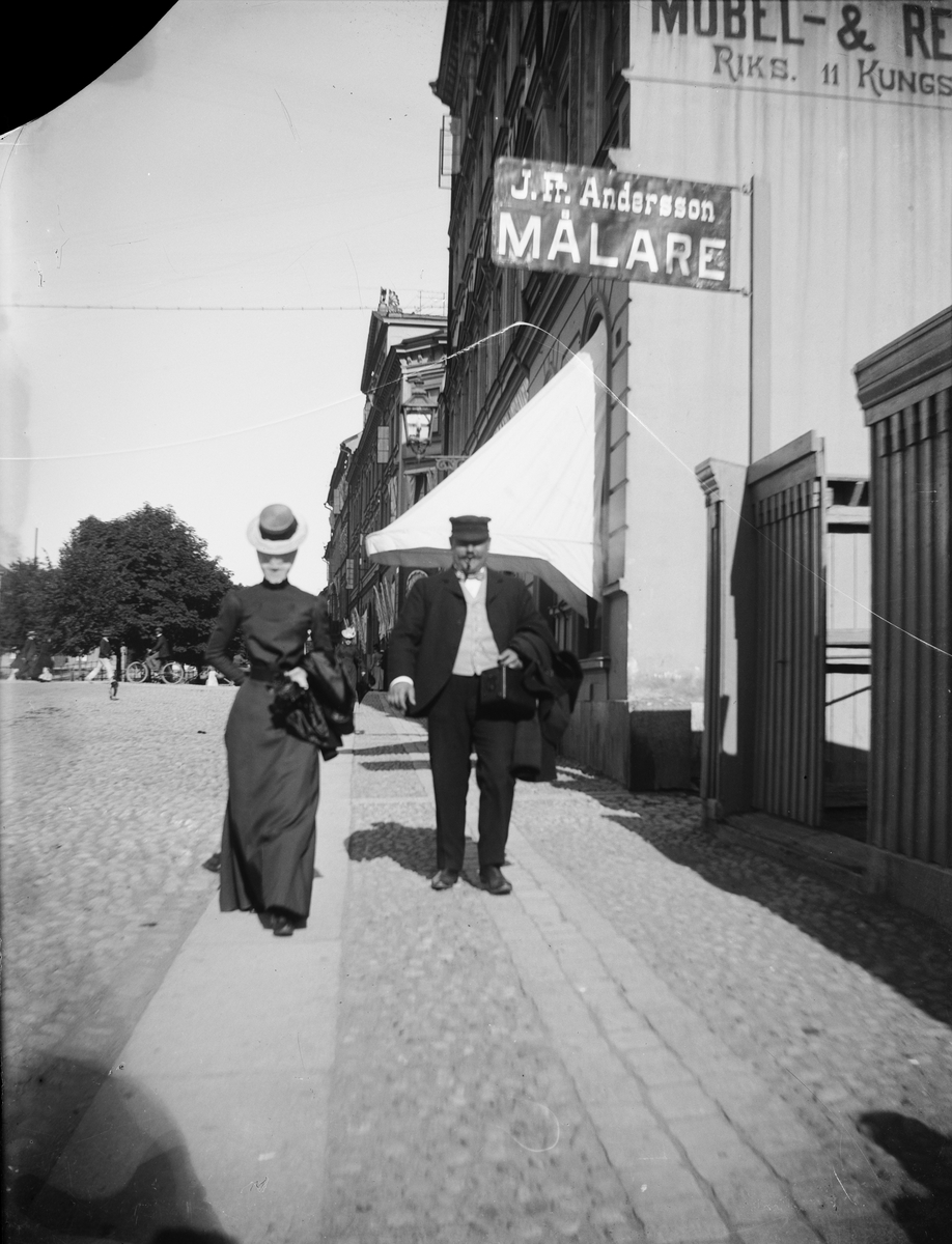 Carl Liljefors, Ernst Sundström med fru på Östra Ågatan, Uppsala 1900 - 1901