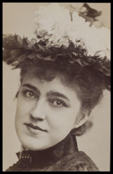 London Stereoscopic and Photographic Company, Guy Little Theatrical Photograph