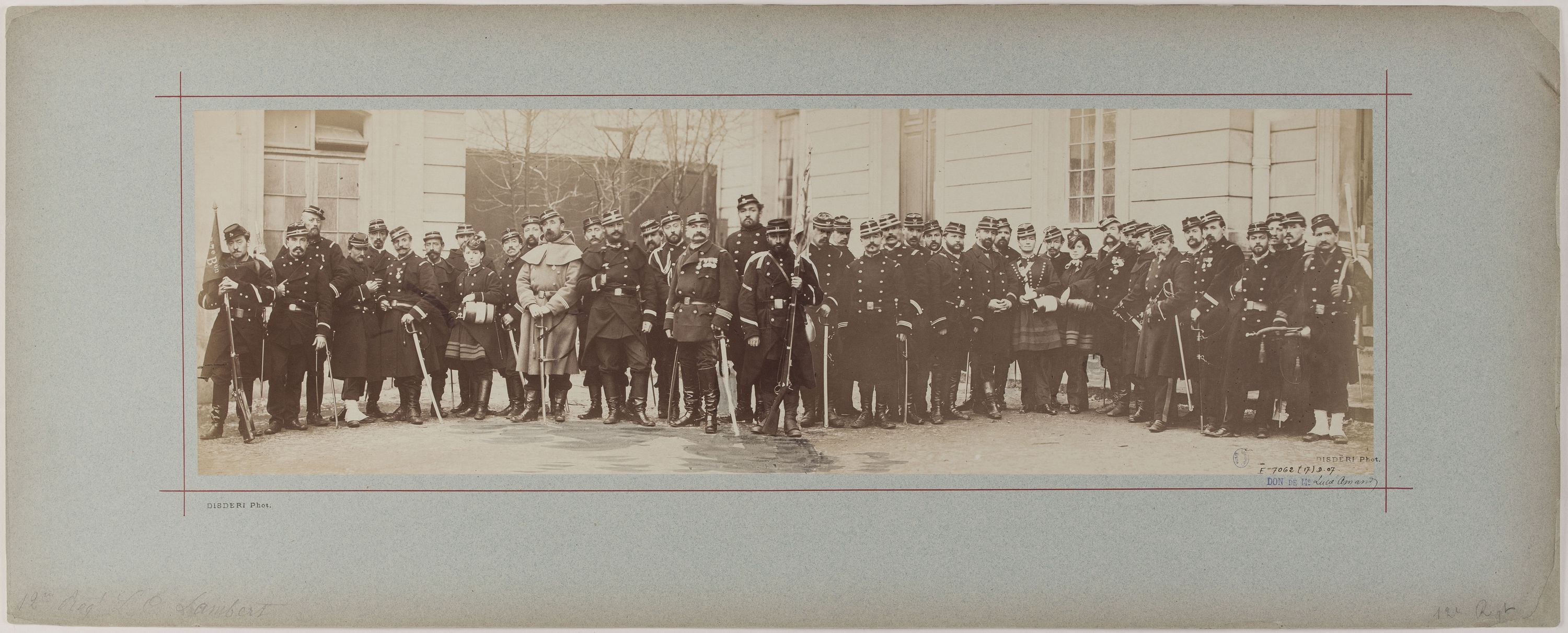 André-Adolphe-Eugène Disdéri, Panorama : portrait de groupe de soldats