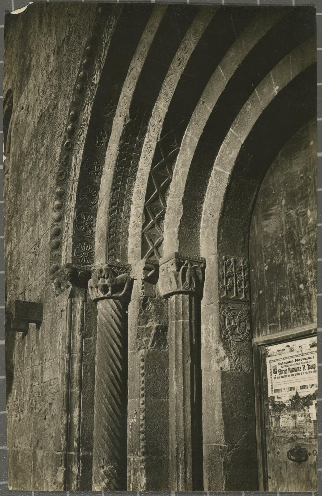 Desconegut, [Portalada de Sant Pere de Galligants]