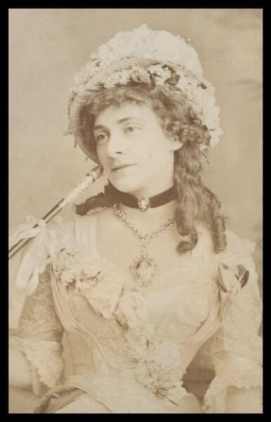 London Stereoscopic and Photographic Company, Guy Little Theatrical Photograph