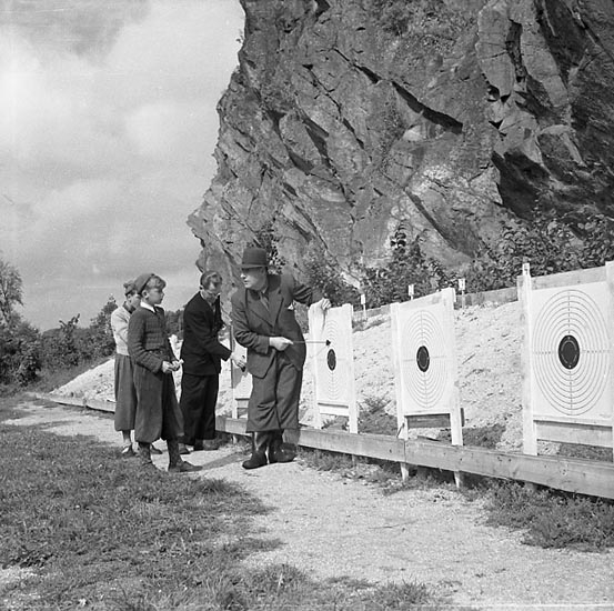 Arne Andersson, Enligt notering: "Pistolskytte Sept 1949".