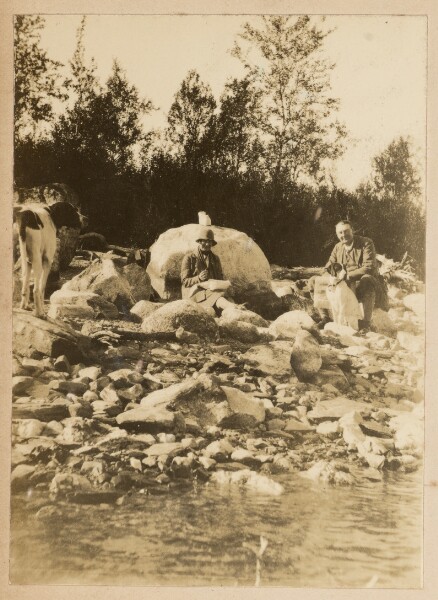Unknown, [Two men with dogs]
