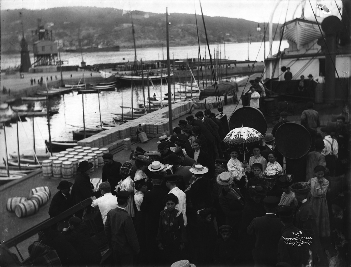 Anders Beer Wilse, Prot: Emigrantskibet billettene inspiseres 24/8