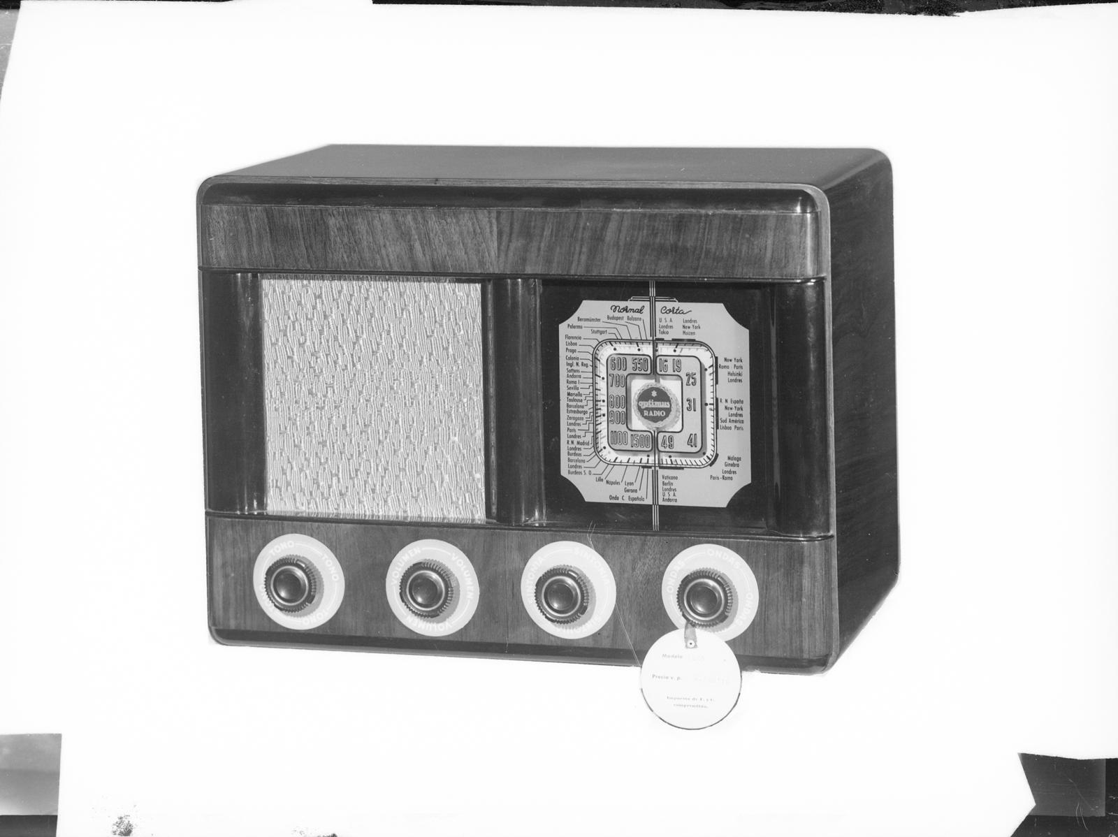 Desconegut, [Radio]