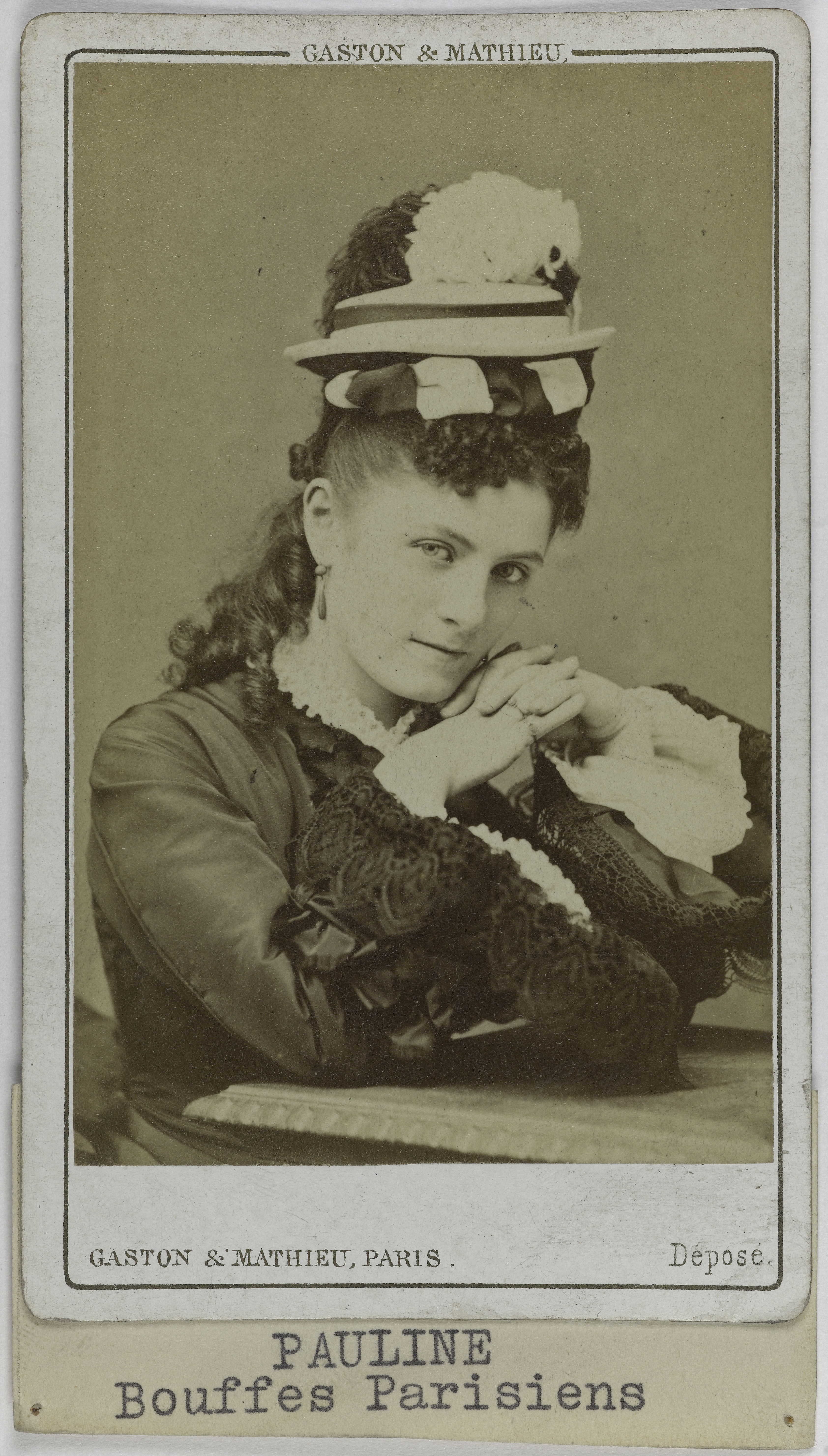 Mathieu & Cie Gaston, Portrait de Pauline (actrice)