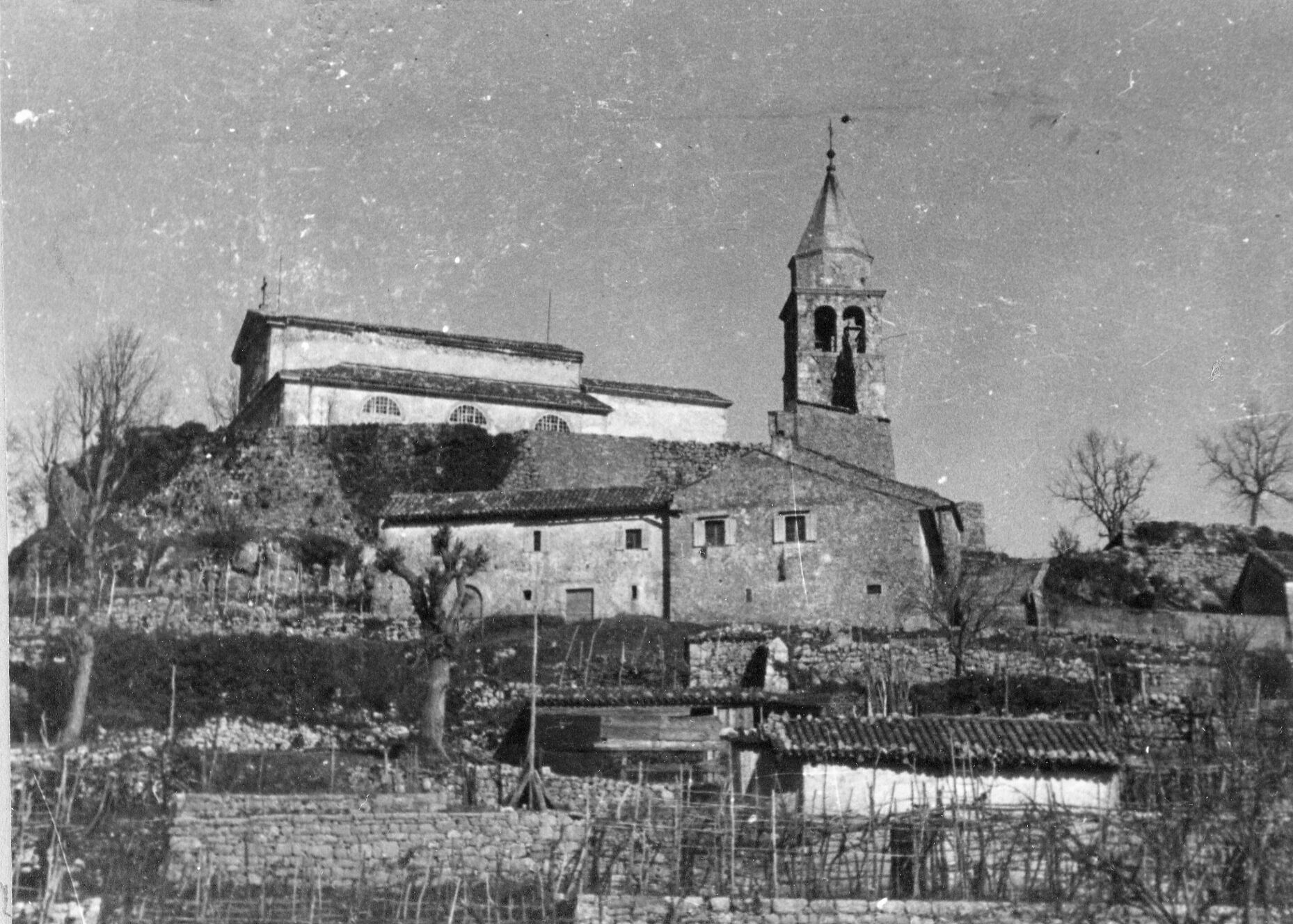Branko Fučić, Veprinac (Opatija), Župna crkva sv. Marka, pogled s jugoistočne strane