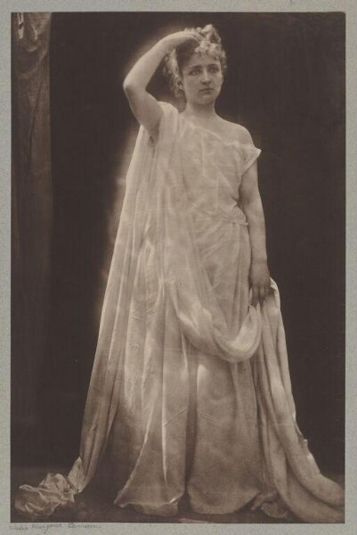 Julia Margaret Cameron, She walks in beauty