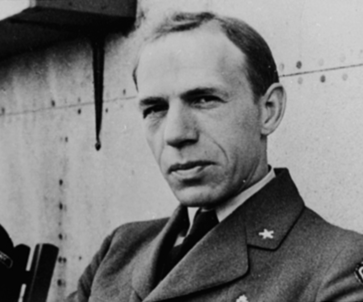 Anno Domkirkeodden, TRYGVE (LARS) ØVERLI, HER UNDER ET OPPHOLD I LITTLE NORWAY, TORONTO, DØDE UNDER KRIGEN 1940- 45.