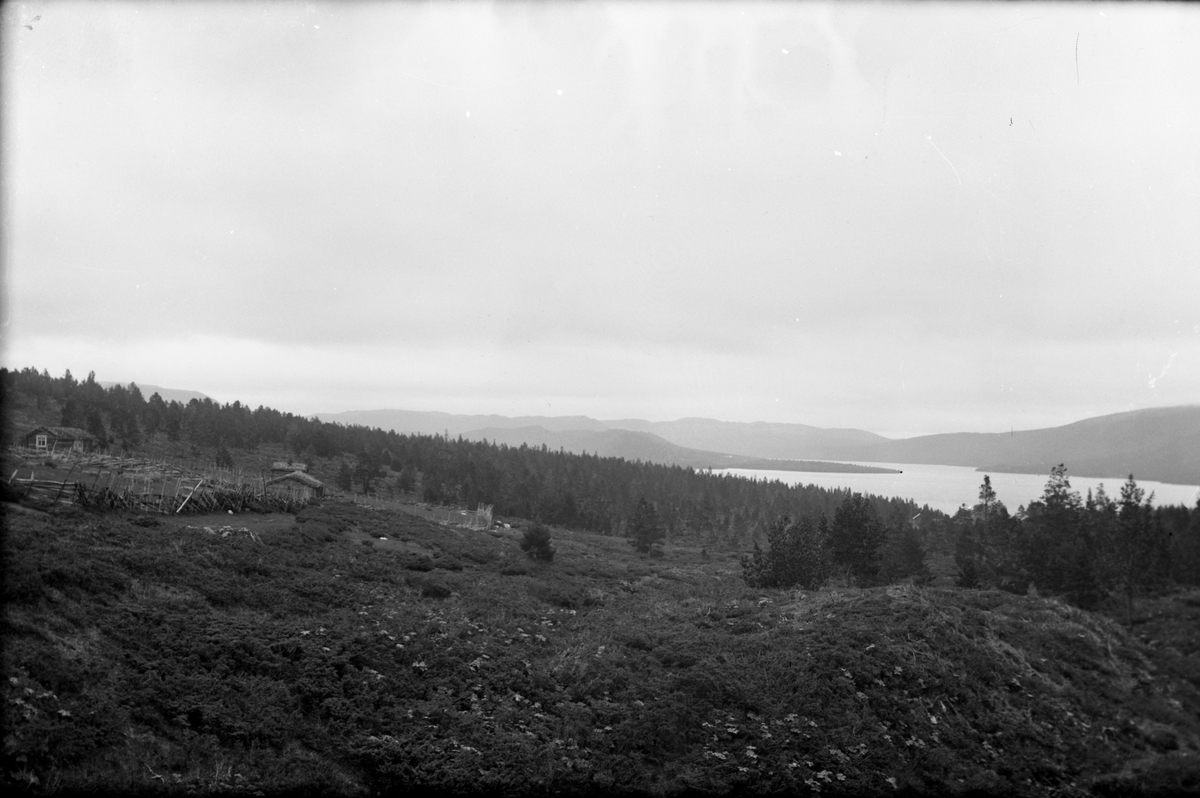 Anders O. Sørhuus, Seter, innsjø - fra Lomsjødalen mot Savalen