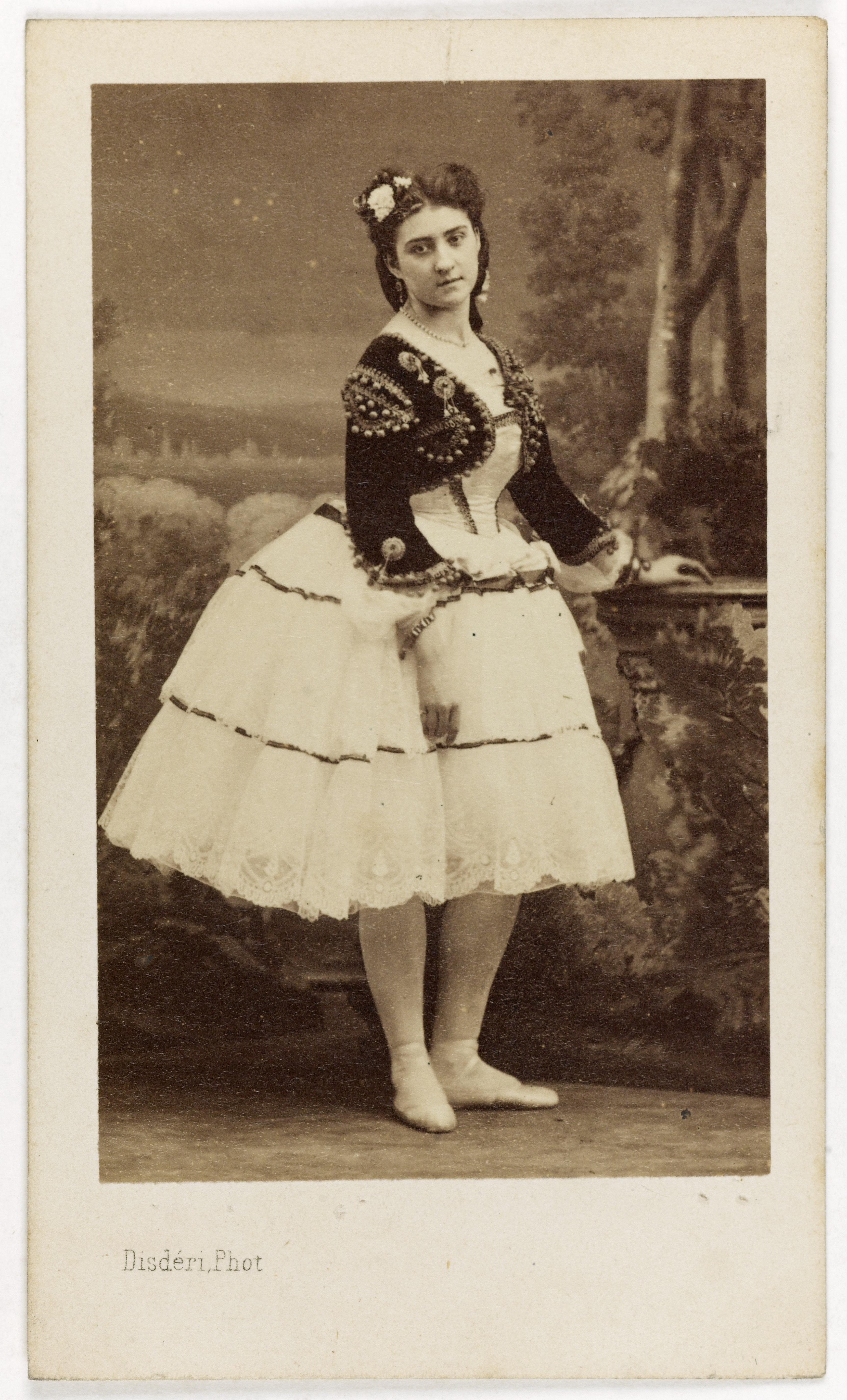 André-Adolphe-Eugène Disdéri, Portrait de Mlle Ernestine Urban, danseuse