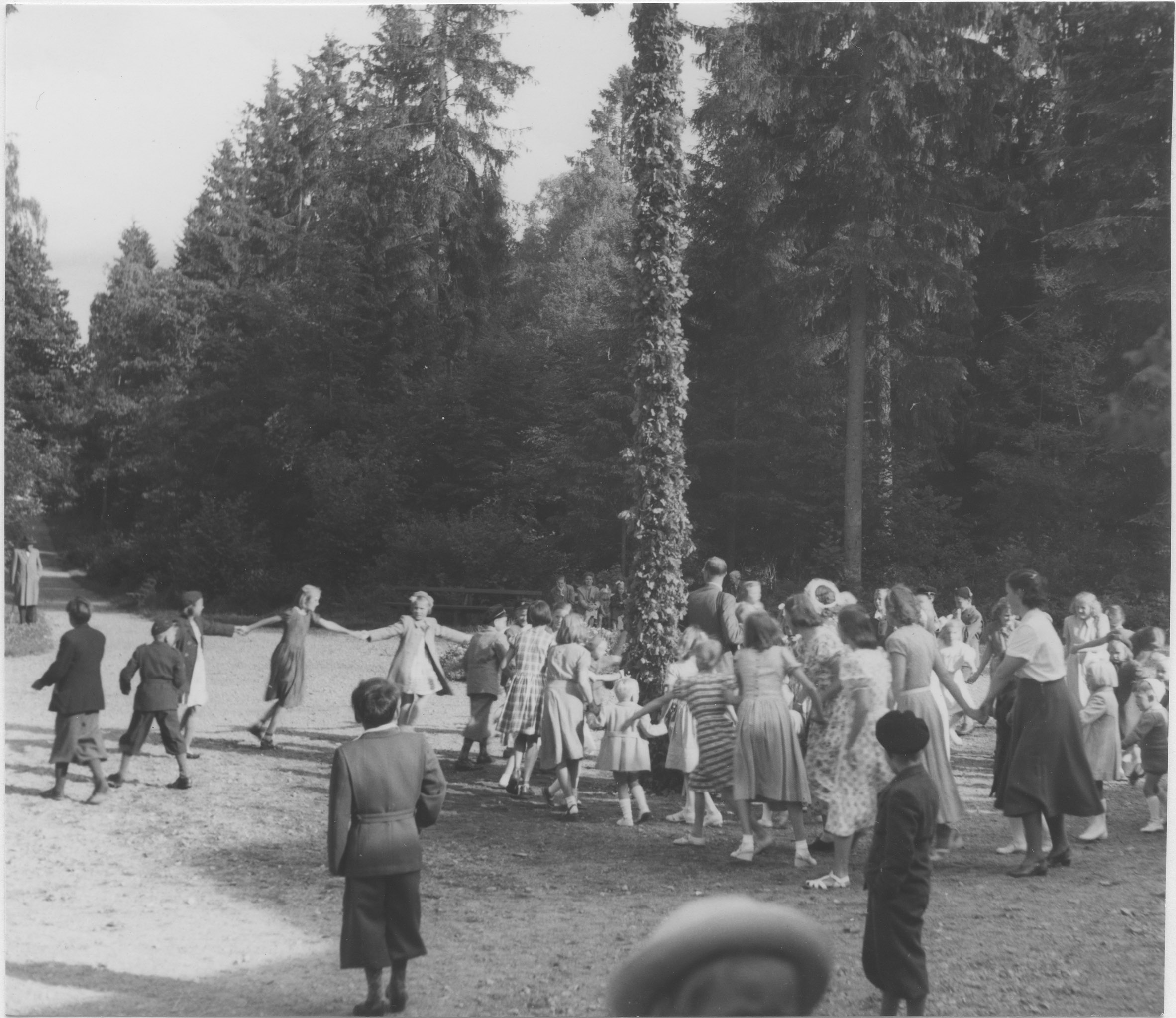 Mårten Sjöbeck, Tulseboda, midsommardansen trädes