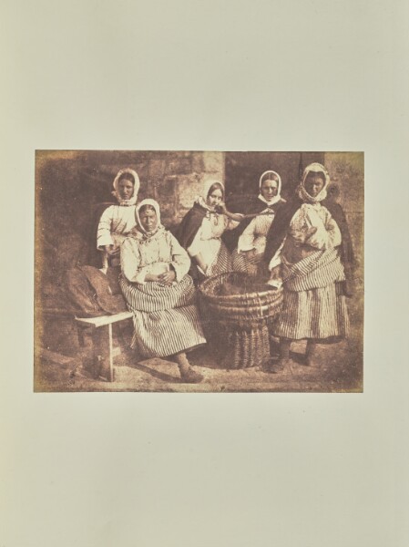 Hill & Adamson, [Newhaven Fishwives]