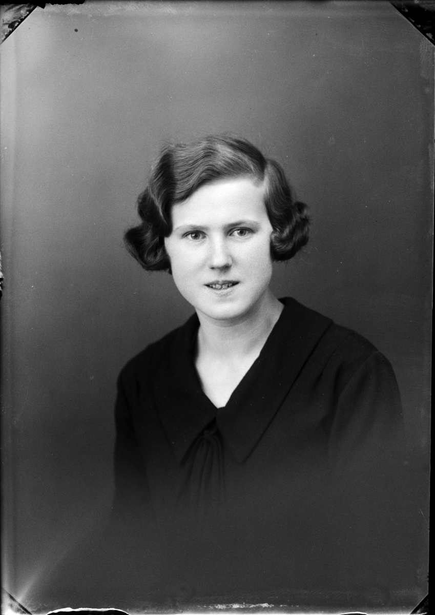 Skötsner-Edhlund, Ateljé Portrait - Alice Mattsson, Östhammar, Uppland