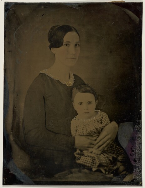 Unknown, [Portrait of mother and child]