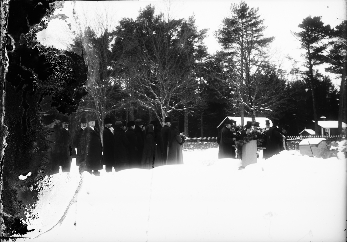 Skötsner-Edhlund, "Begravning på nya kyrkogården", Östhammar, Uppland