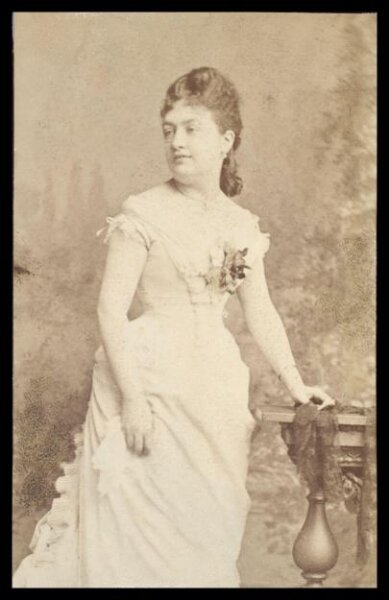 London Stereoscopic and Photographic Company, Guy Little Theatrical Photograph