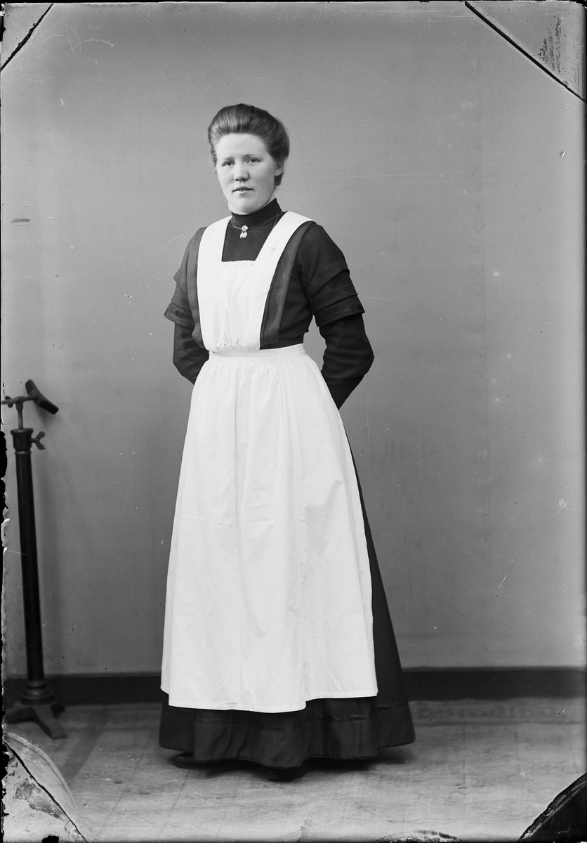 Skötsner-Edhlund, Ateljé Portrait - Ruth Skötsner, Östhammar Uppland