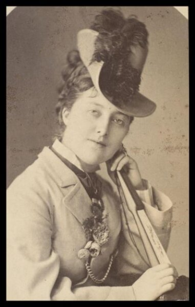 London Stereoscopic and Photographic Company, Guy Little Theatrical Photograph
