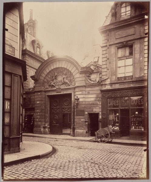 Eugène Atget, Hôtel des Ambassadeurs de Hollande, 47 rue Vieille-du-Temple