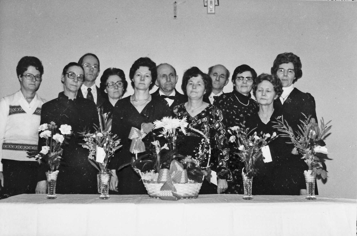 Rachel Haarseth, Begravelse, personer, klær, blomster.