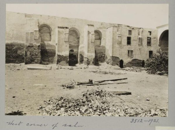 K.A.C. Creswell, West corner of the courtyard in the mosque of ‘Amr ibn al-‘As, Cairo