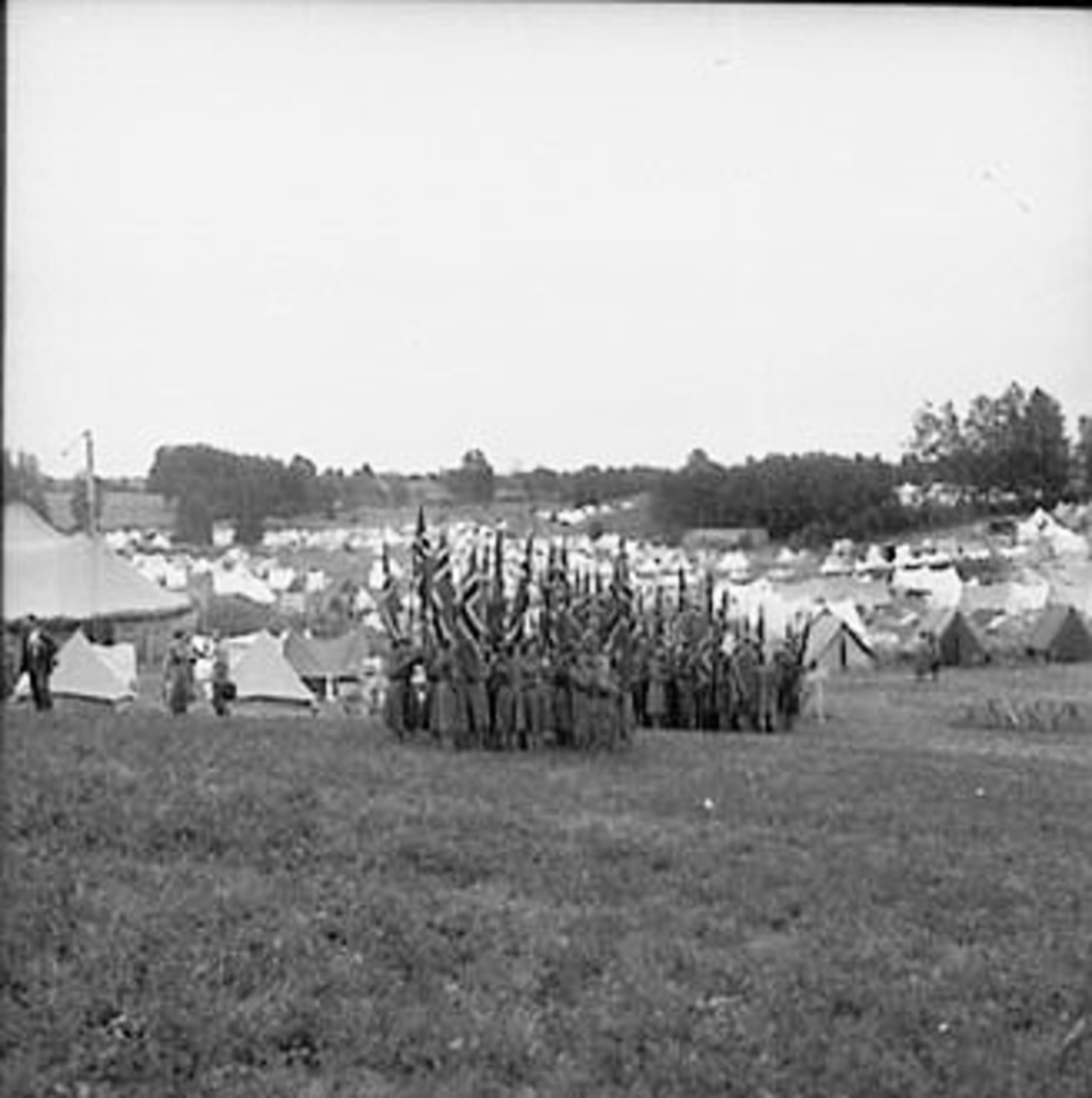 Anno Domkirkeodden, LANDSPIKESPEIDERLEIR, OTTESTAD, OPPMARSJ MED FLAGG,