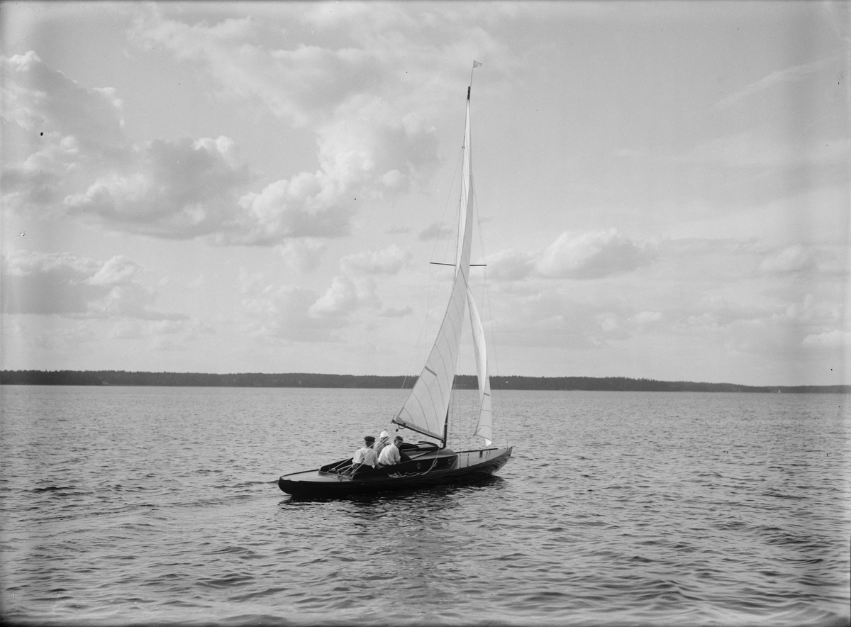 Paul Sandberg, Segelbåt, sannolikt på Ekoln, Uppland