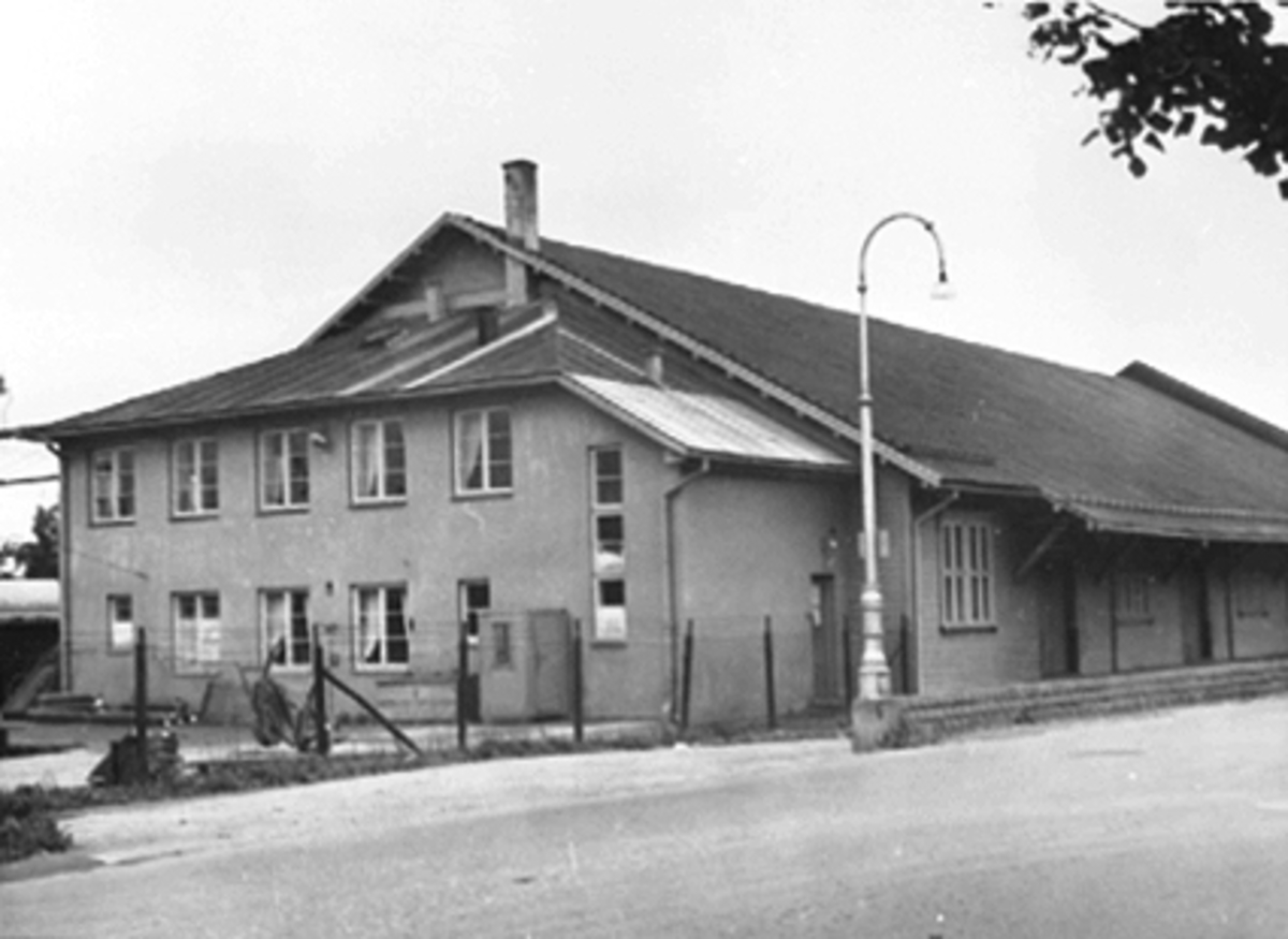 Anno Domkirkeodden, EKSTERIØR, FRAKTGODSEN, HAMAR JERNBANESTASJON, STANGEVEGEN SETT FRA ØST