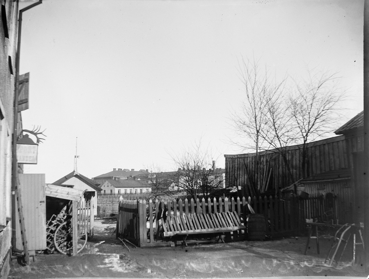 Carl Liljefors, Gården, Svartbäcksgatan 37, kvarteret Edda, Svartbäcken, Uppsala