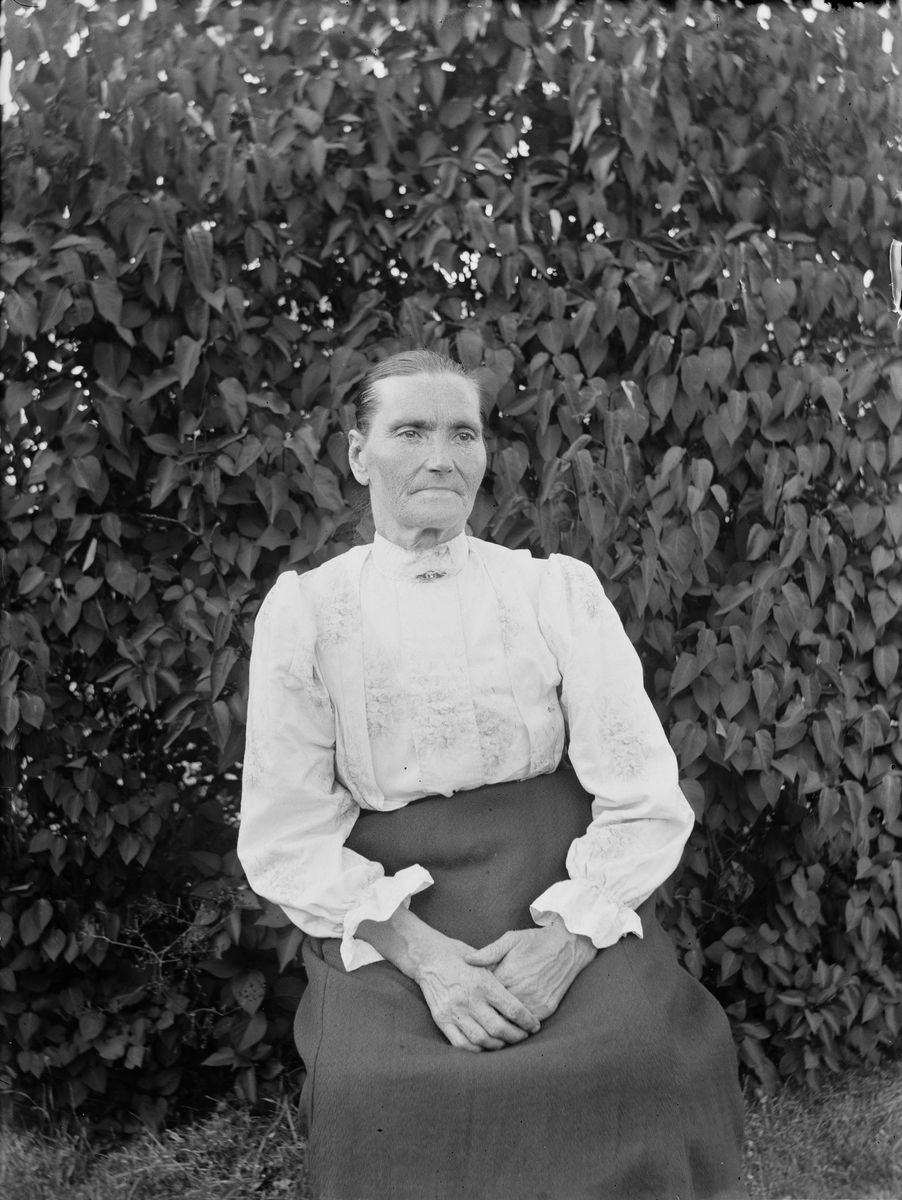 Josef Ärnström, Josef Ärnströms mor, Anna Lovisa Ärnström, sannolikt 1910
