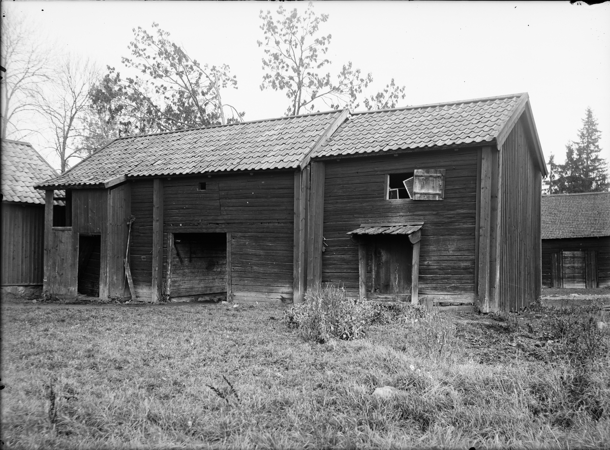 Paul Sandberg, Portlider samt mat- och spannmålsbod - nu på friluftsmuseet Disagården - på ursprunglig plats, Lockelsbo, Tierps socken, Uppland