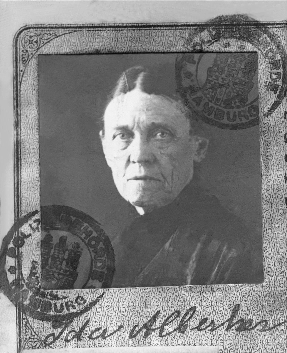 Gustav Borgen, Avfotografering. Identitetskort for Ida Albertsen, utstedt i Hamburg.