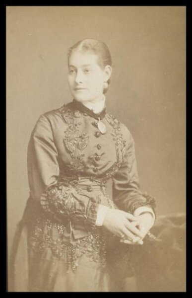 London Stereoscopic and Photographic Company, Guy Little Theatrical Photograph