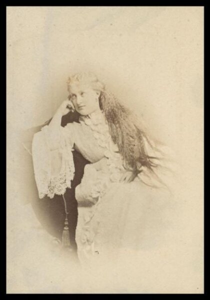 London Stereoscopic and Photographic Company, Guy Little Theatrical Photograph