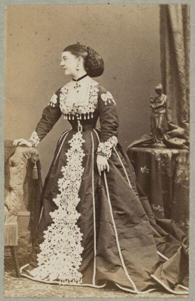 Unknown, Carte-de-visite photographs (480). Four photographs  are dry-mounted to each sheet (120).