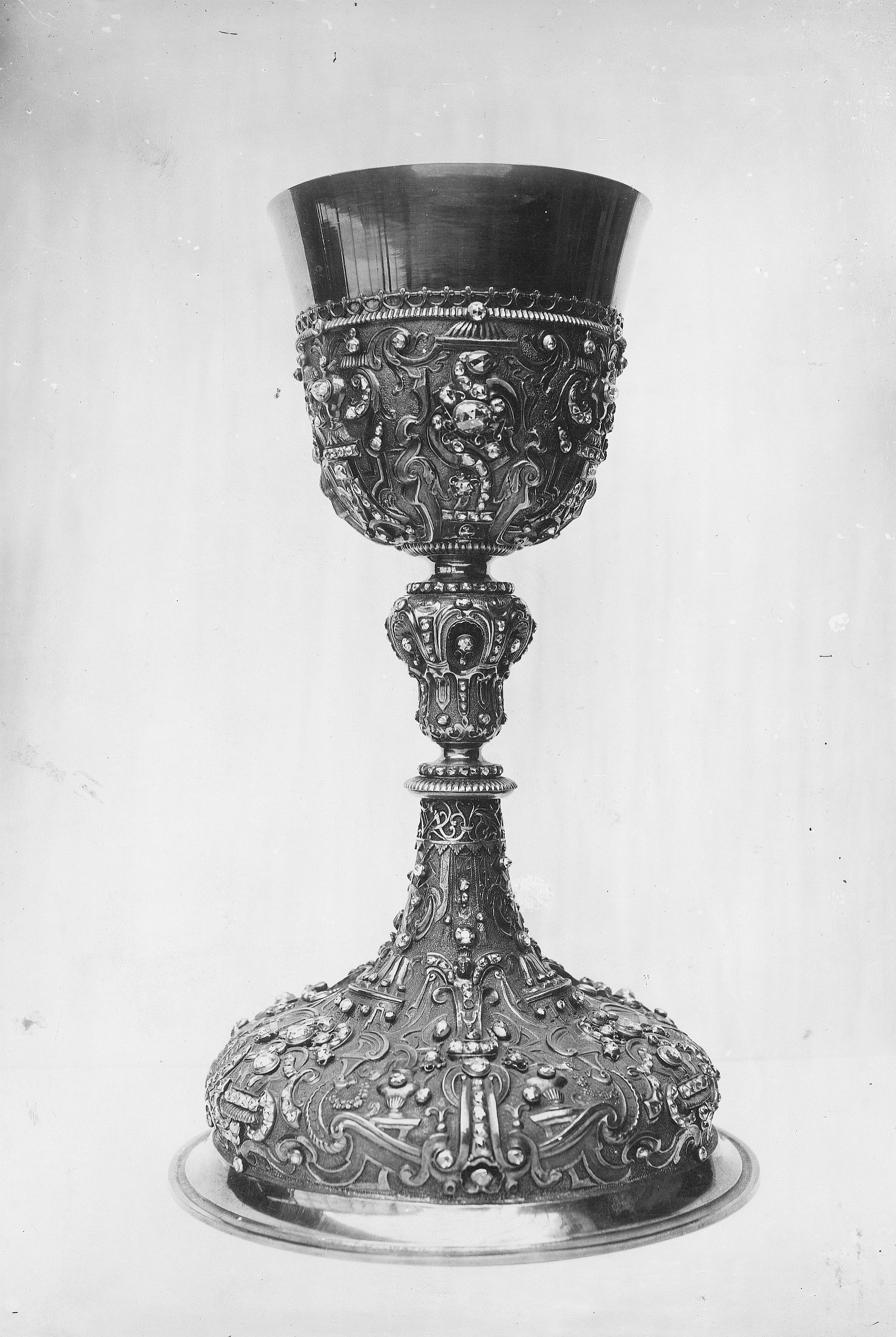 Ivan Standl, Zagreb - Zagrebačka katedrala - Kalež, zlatni, ukrašen dijamantima, barokni rad iz 1722. godine